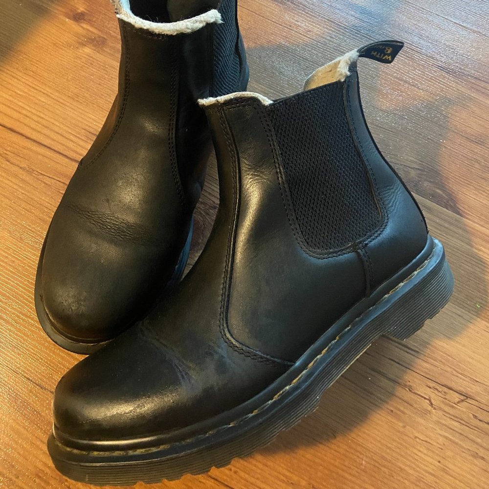 Dr. Martens Leonore Fur Lined Chelsea Boots 8